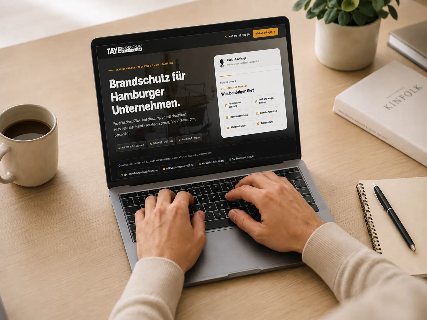 TAYE Anfrageformular auf einem Laptop